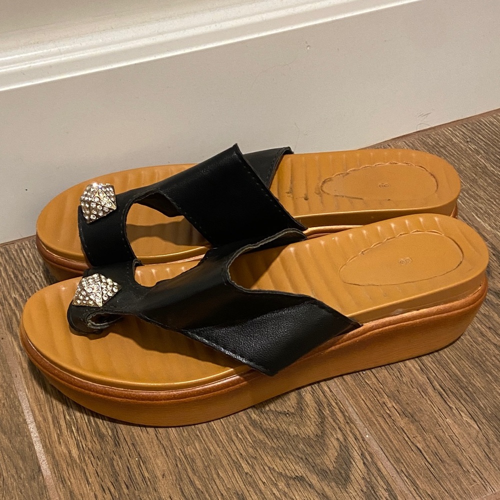 🧡 Women’s sandals